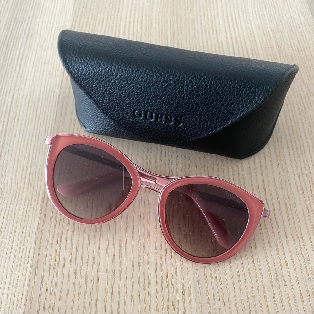 never worn GUESS sunglasses